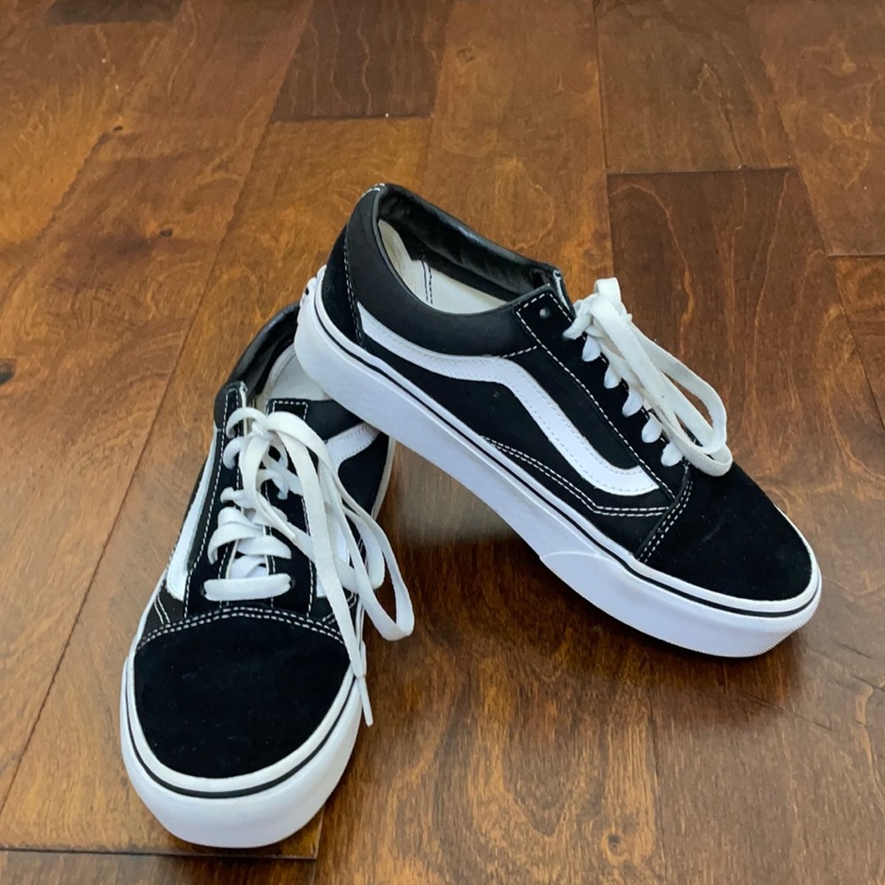 Old skool platform vans